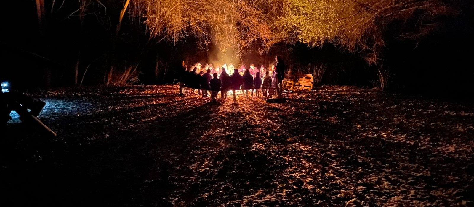 Gemeinsam am Lagerfeuer